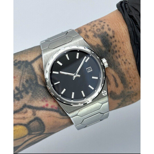 Custom Seiko Mod • Black Sterile Silver VC 222 Quartz • 37mm